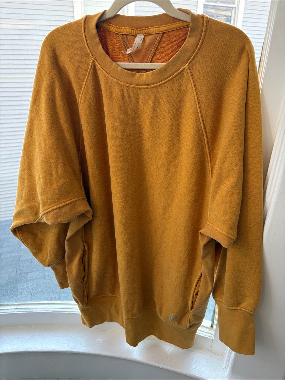 Free Movement/ People Crewneck Sweatshirt in Mustard Yellow-XL